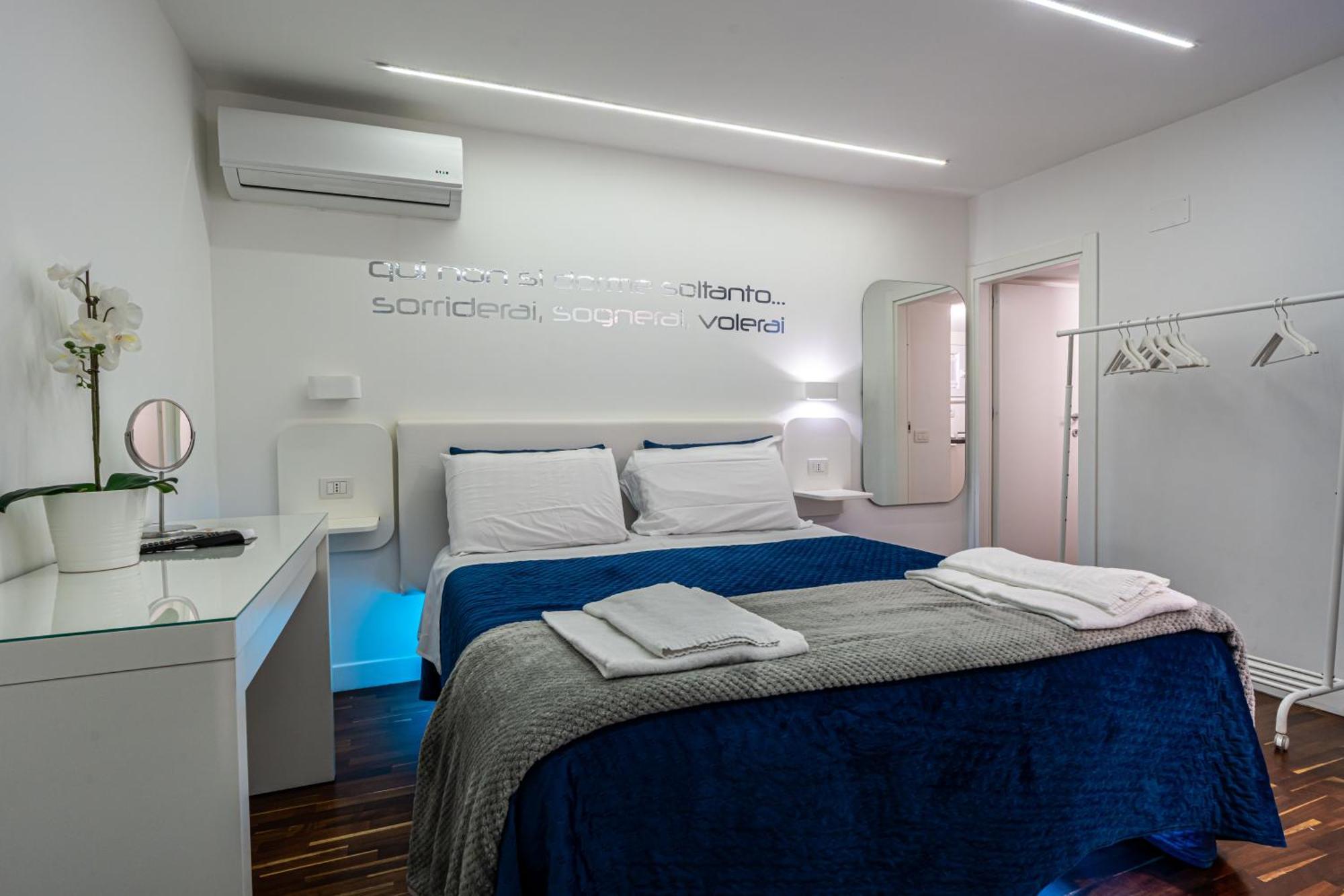 Bed and Breakfast Skyhouse Duomo Neapol Zewnętrze zdjęcie