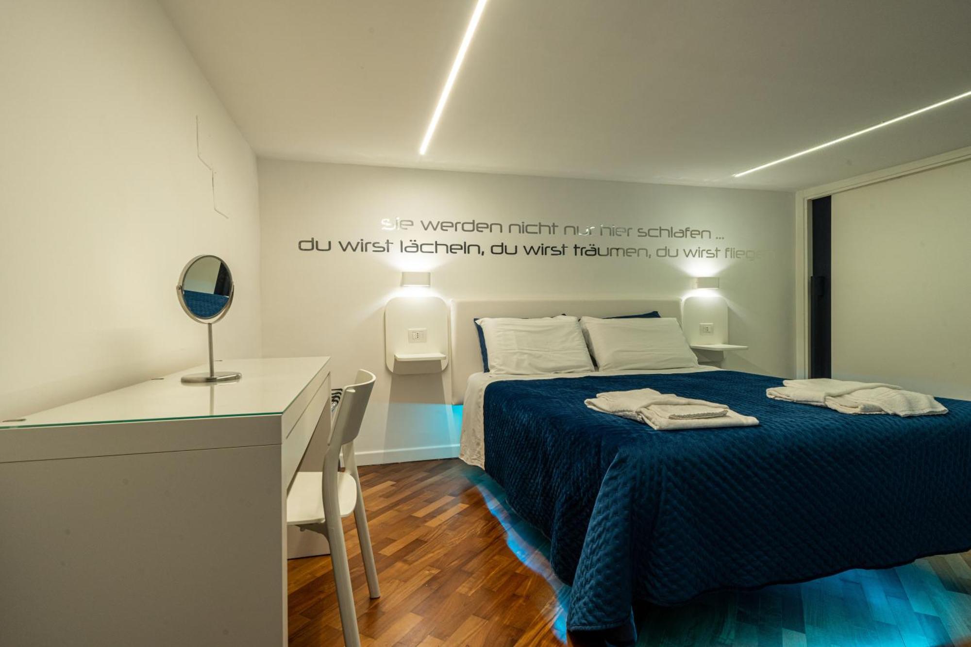 Bed and Breakfast Skyhouse Duomo Neapol Zewnętrze zdjęcie