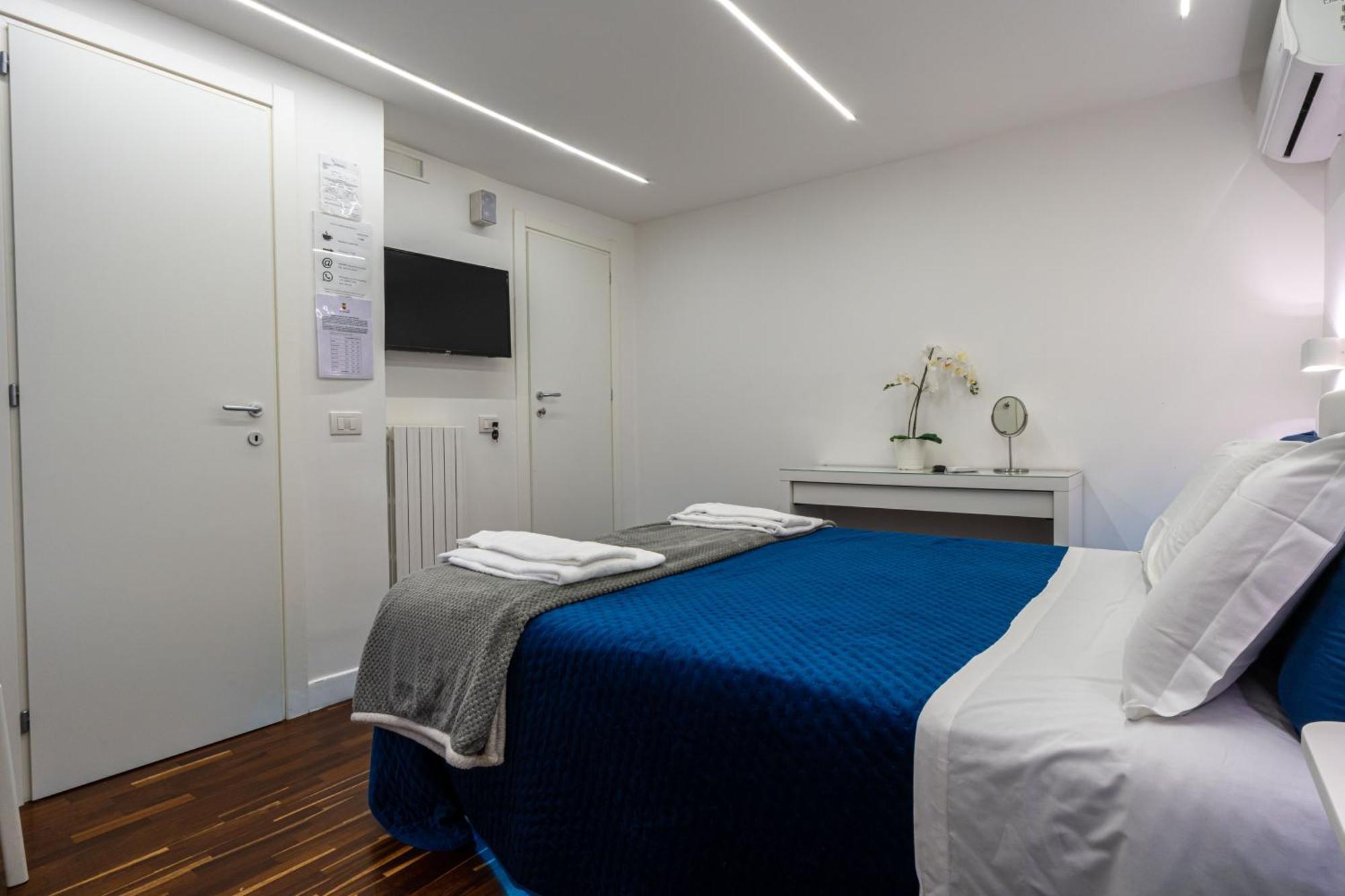 Bed and Breakfast Skyhouse Duomo Neapol Zewnętrze zdjęcie